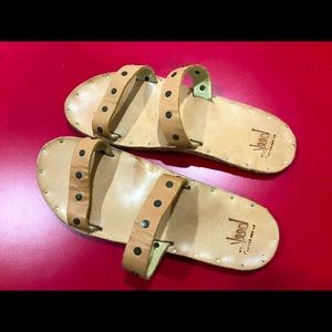 Beek sandals
